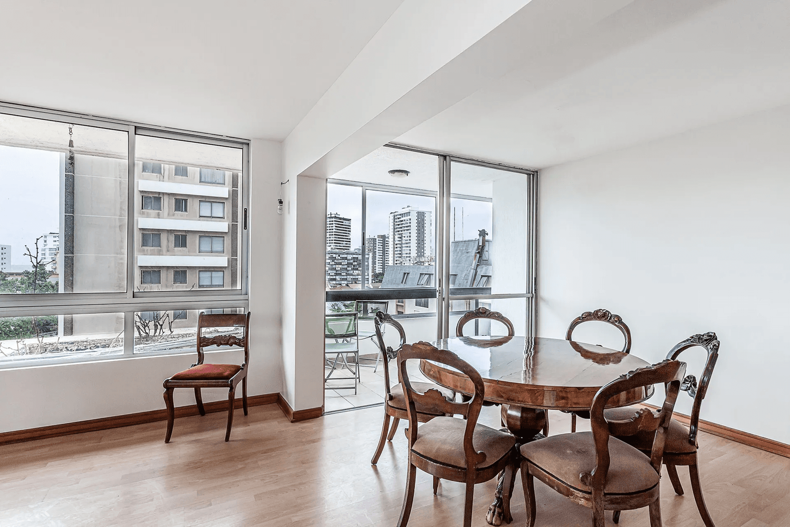 Se vende departamento en sector poniente Viña del Mar