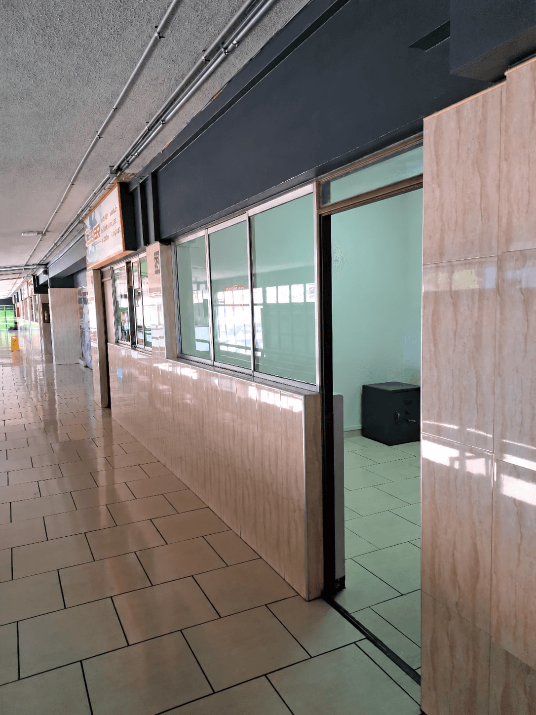 VENTA OFICINA COMERCIAL QUINTA REGION — imagen 1