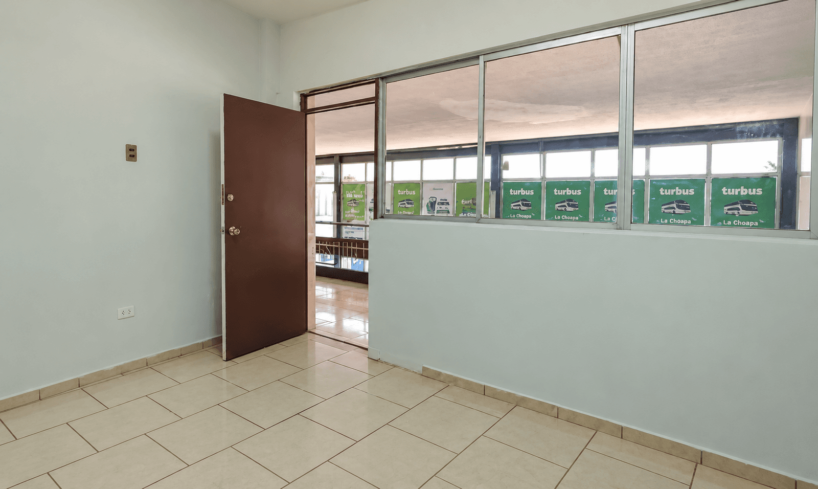 VENTA OFICINA COMERCIAL QUINTA REGION — imagen 2